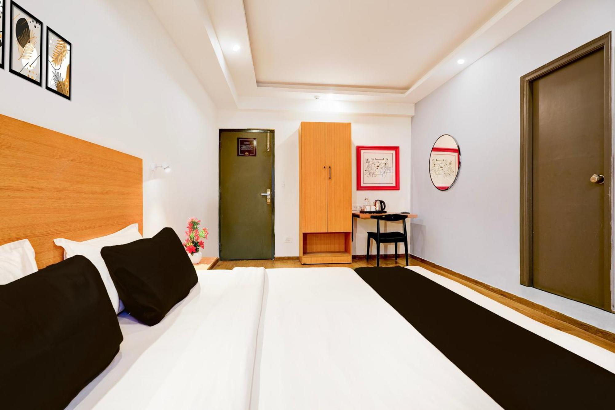 Super Townhouse Jayanagar Hotel Bangalore Buitenkant foto