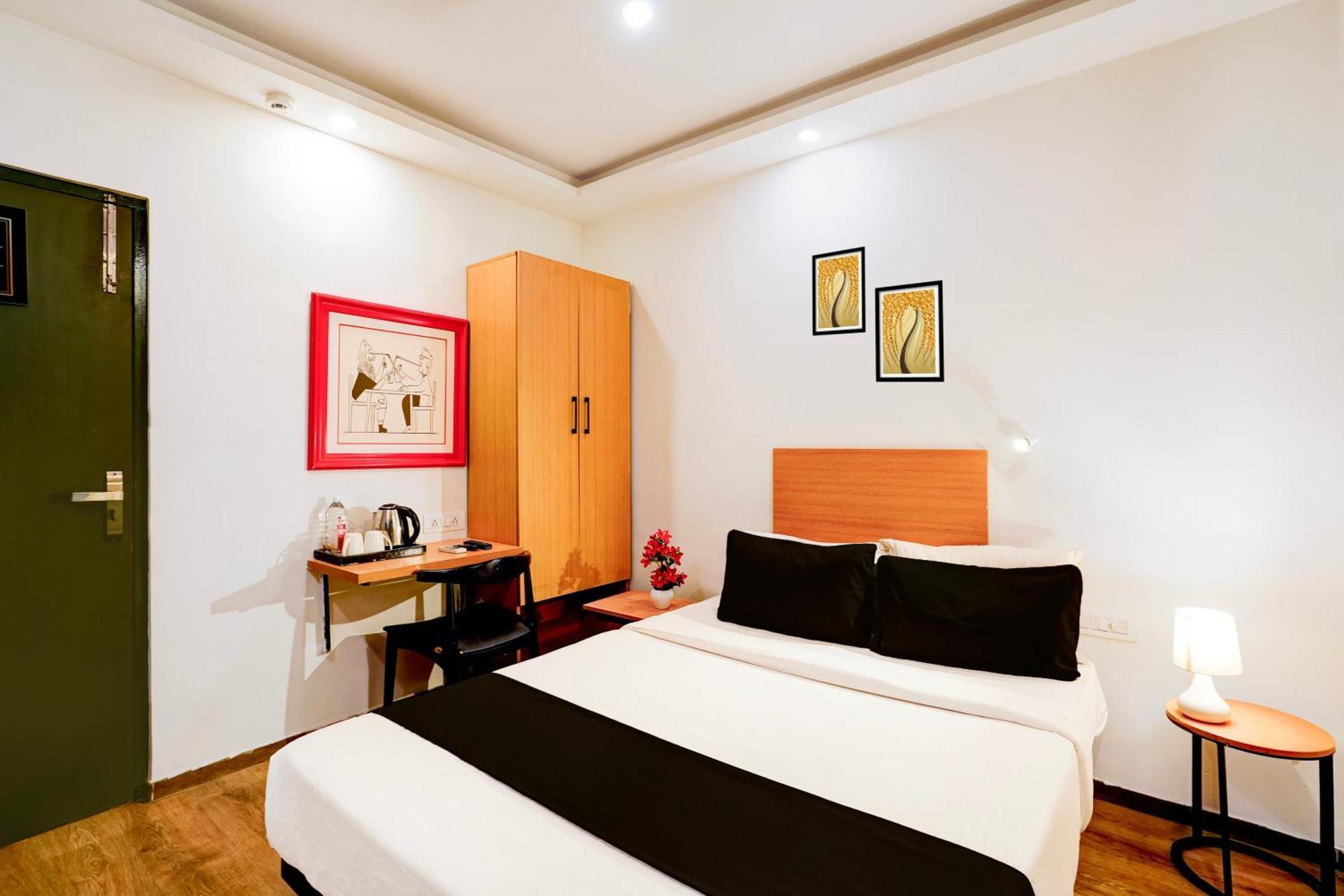 Super Townhouse Jayanagar Hotel Bangalore Buitenkant foto