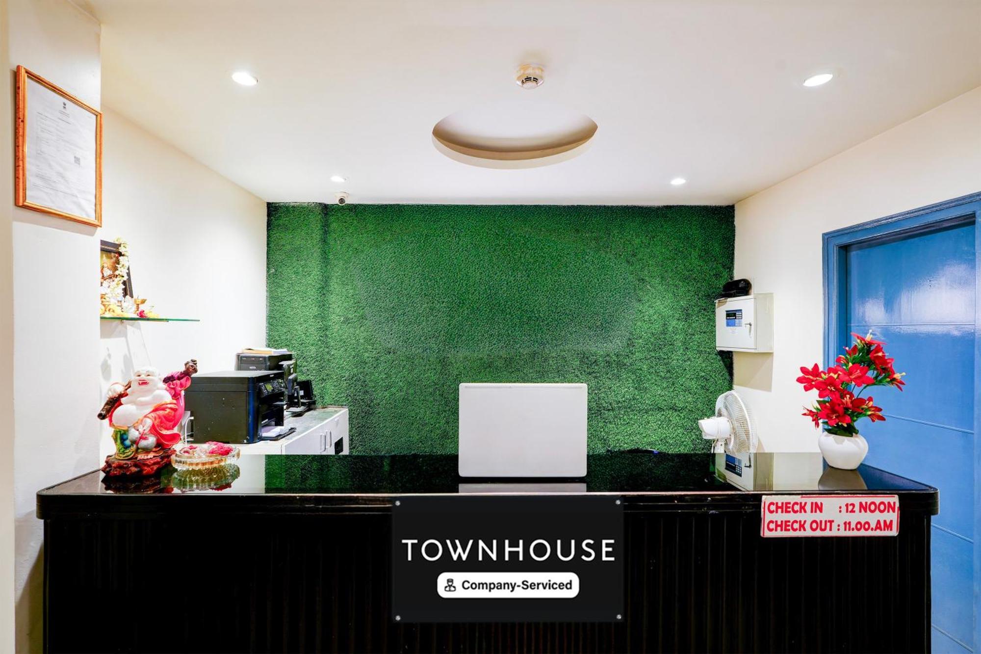 Super Townhouse Jayanagar Hotel Bangalore Buitenkant foto
