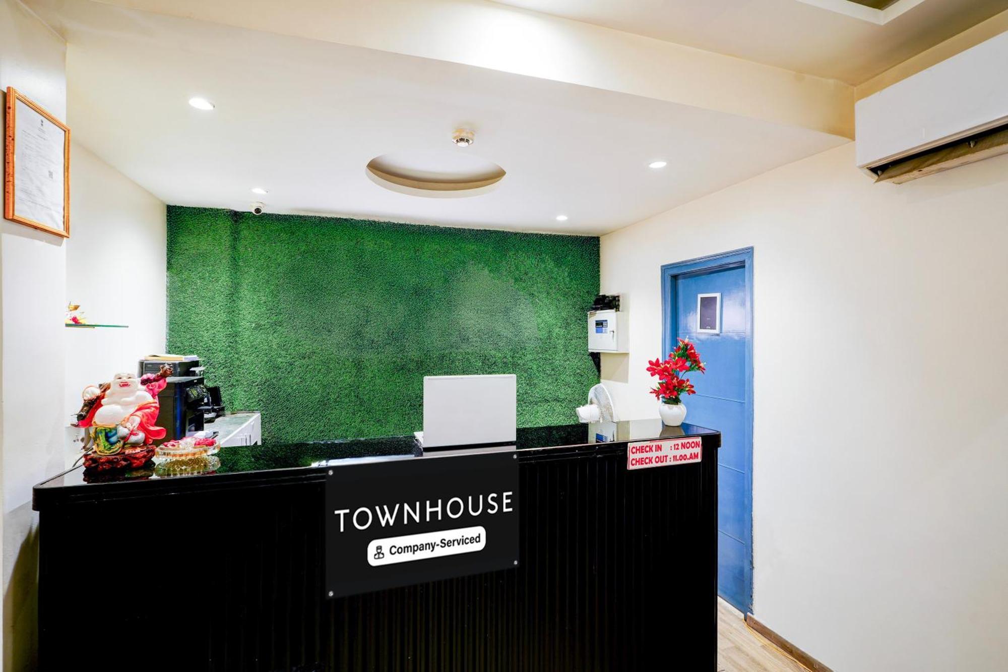 Super Townhouse Jayanagar Hotel Bangalore Buitenkant foto