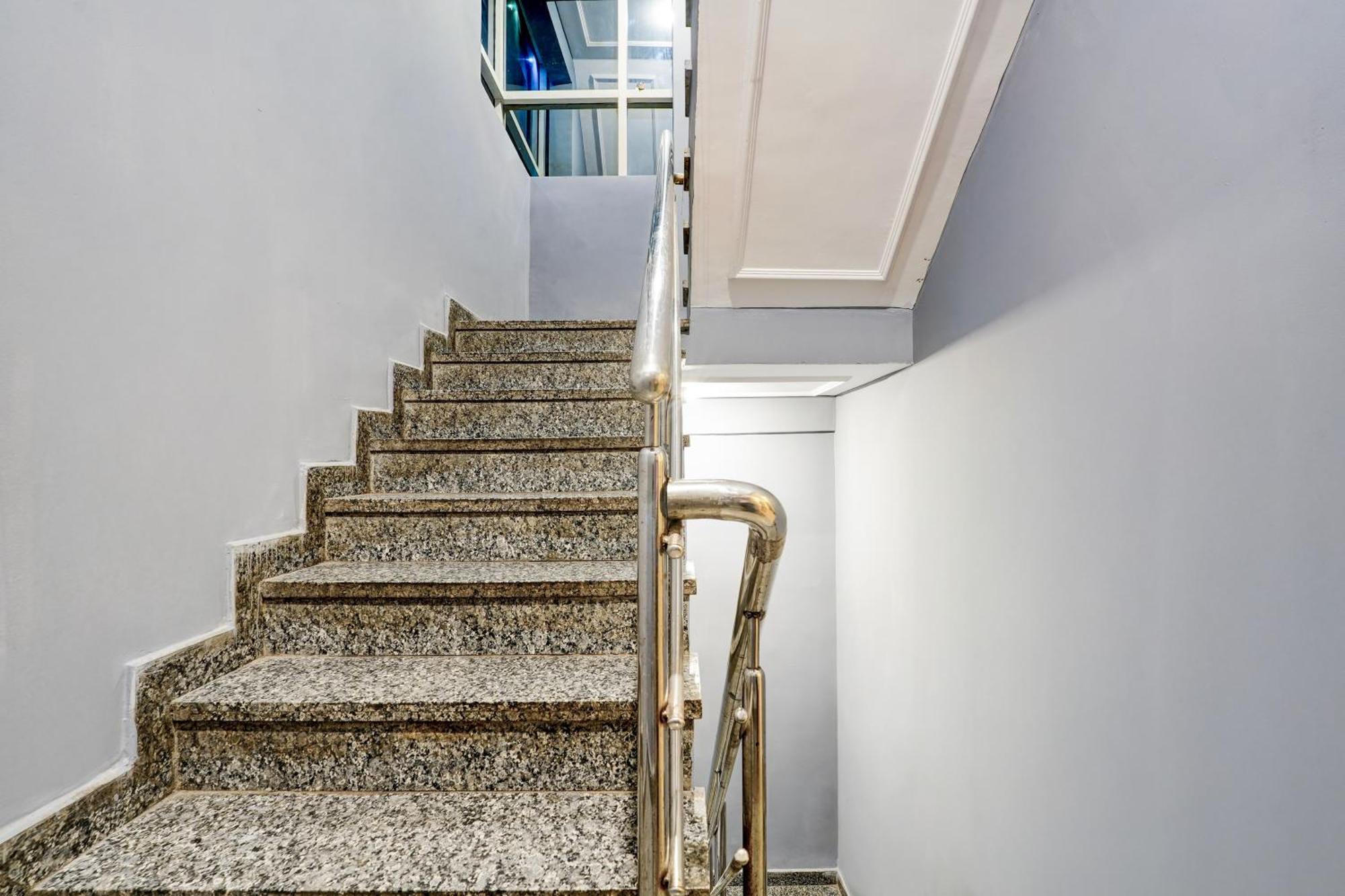 Super Townhouse Jayanagar Hotel Bangalore Buitenkant foto